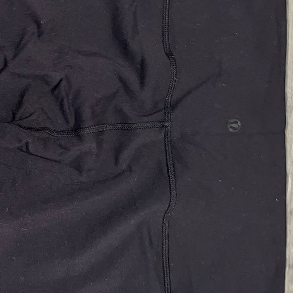 Lululemon Mesh ZigZag Leggings - Black Size 8 - Picture 4 of 4